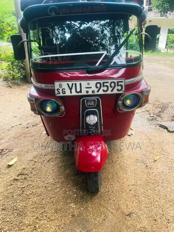 Bajaj 4stok 2011 Three Wheel (Used)