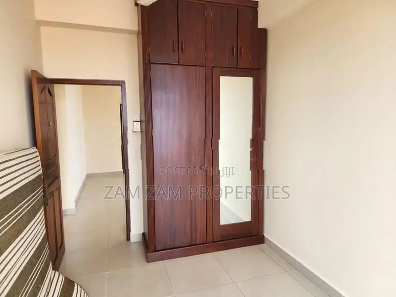 Luxury Sea View Apartment For Sale in Colombo 4