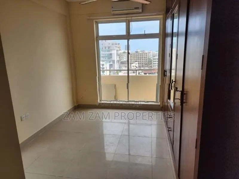 Luxury Sea View Apartment For Sale in Colombo 4