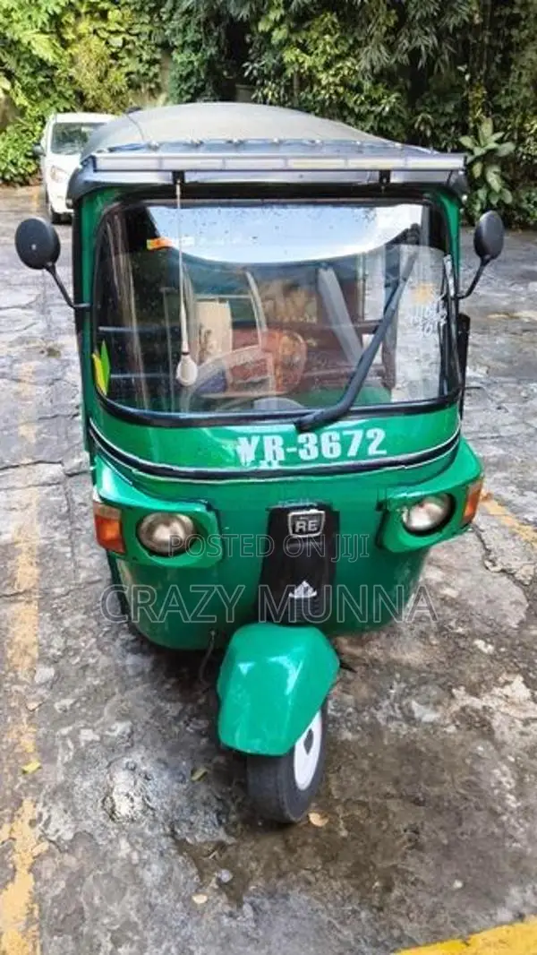 Bajaj RE 2011