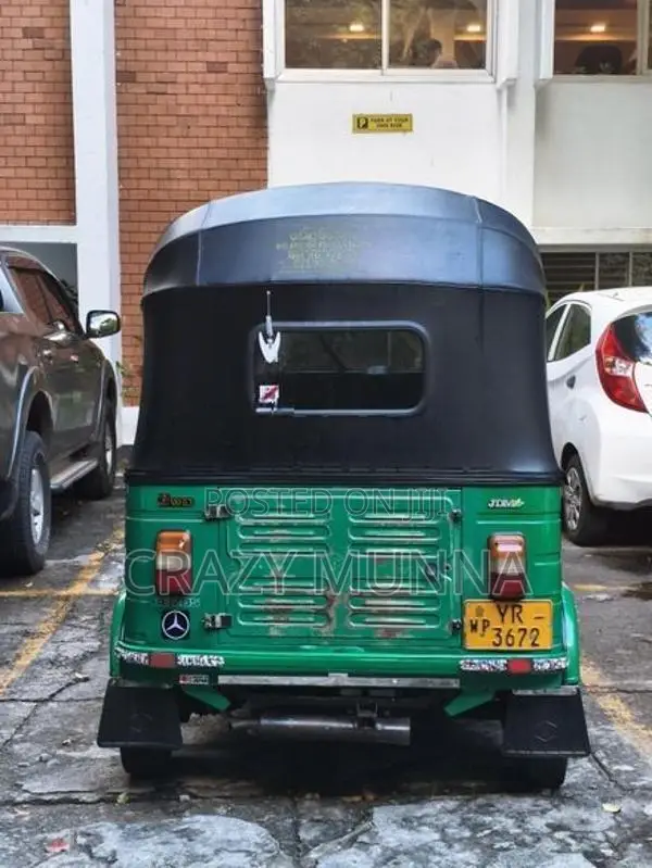 Bajaj RE 2011
