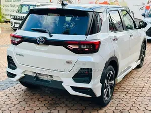 Toyota Raize Z Hybrid B/N Exchang 2026