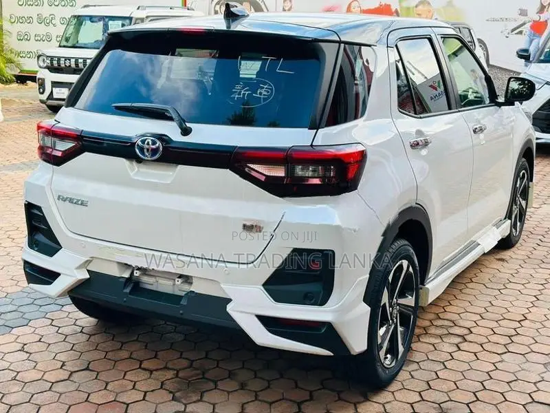 Toyota Raize Z Hybrid B/N Exchang 2026