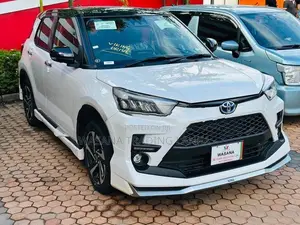 Toyota Raize Z Hybrid B/N Exchang 2026