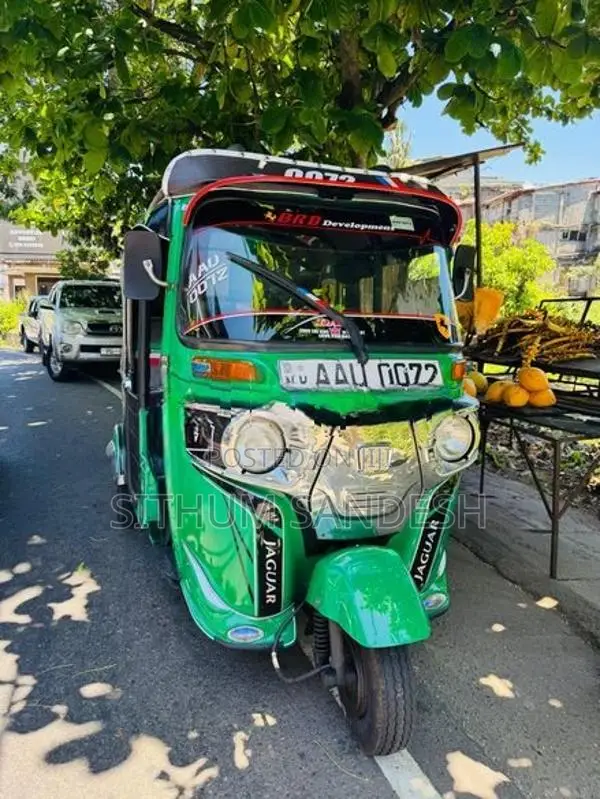 Bajaj RE 2014
