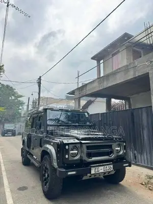 Land Rover Defender Auto 2015