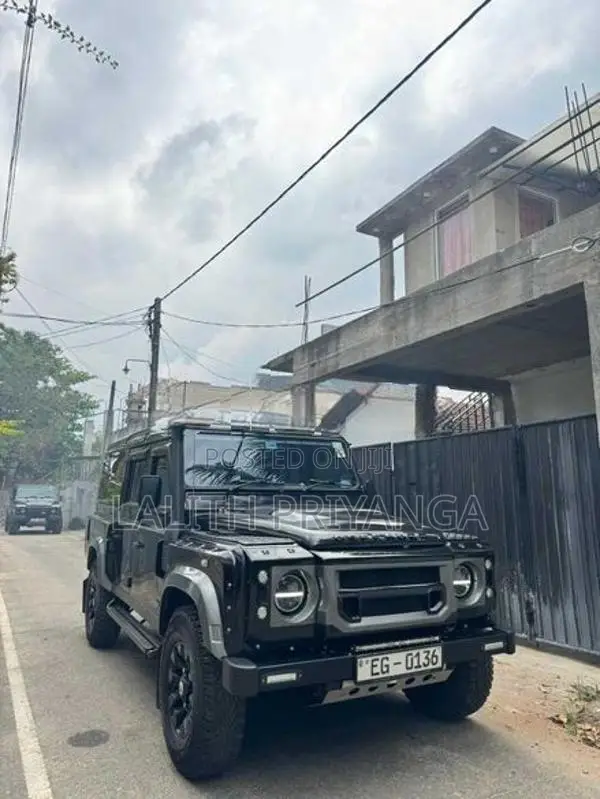 Land Rover Defender Auto 2015
