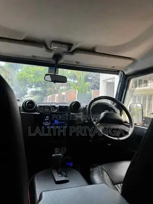 Land Rover Defender Auto 2015