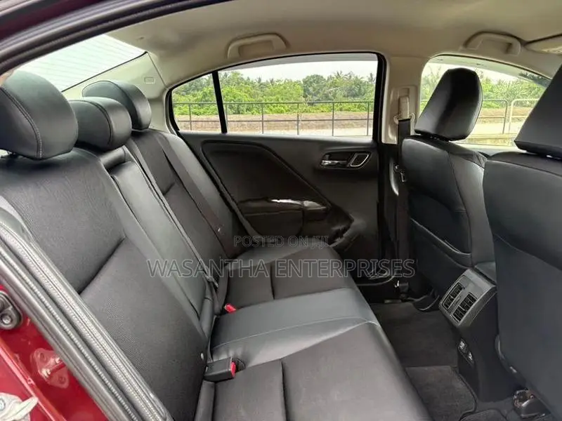 Honda Grace Ex Package 67,000km 2015
