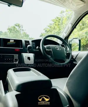 Toyota Hiace 223 Super GL 1 2024