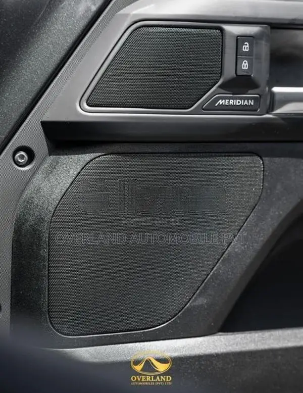 Land Rover Defender X DYNAMIC SE 2025