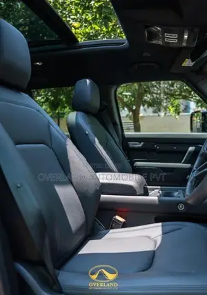 Land Rover Defender X DYNAMIC SE 2025