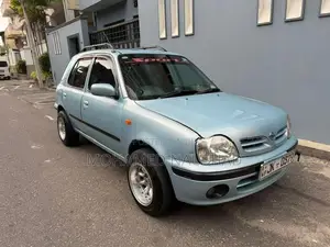 Nissan March 2001