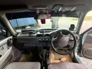 Nissan March 2001
