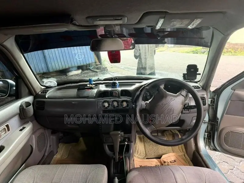Nissan March 2001