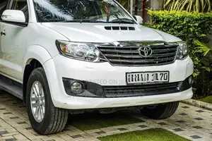 Toyota Fortuner 2014