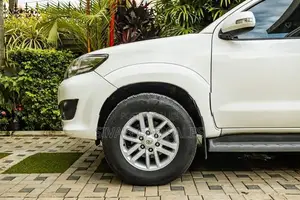Toyota Fortuner 2014