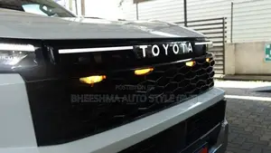 Toyota Hilux Travo 2026 Grill Logo Light