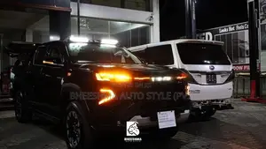 Toyota Hilux Travo 2026 Grill Logo Light