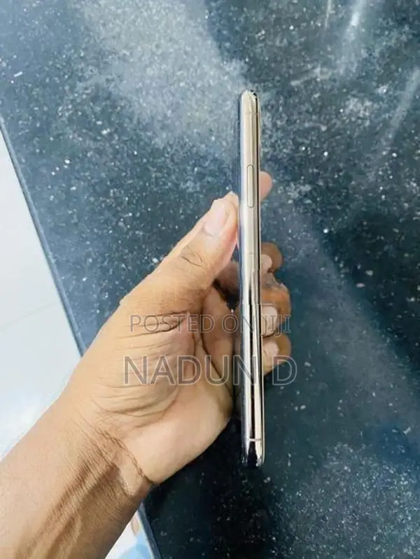 Apple iPhone 11 Pro Max 256GB (Used)