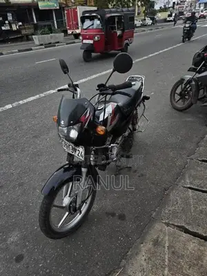 Bajaj CT100 2013