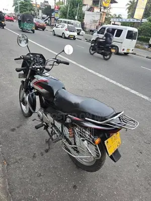 Bajaj CT100 2013