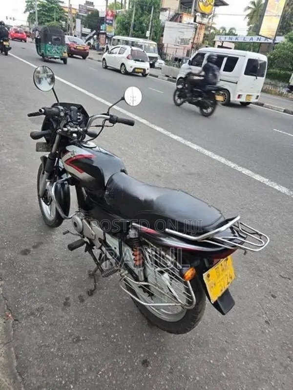 Bajaj CT100 2013