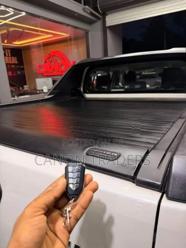 Hilux 2020 Hamer Electric Roll Shutter & Bar