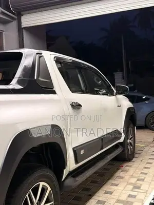 Hilux 2020 Hamer Electric Roll Shutter & Bar