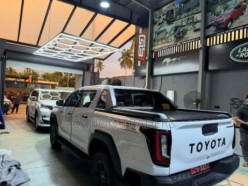 Hilux Travo 2026 Hamer Electric Roll Shutter