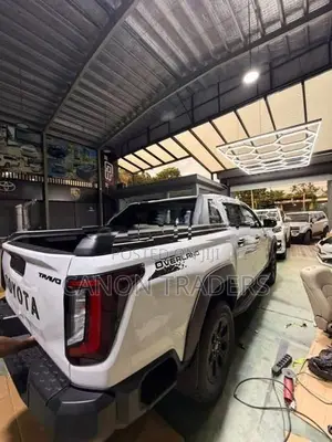 Hilux Travo 2026 Hamer Electric Roll Shutter