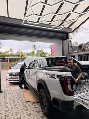 Hilux Travo 2026 Hamer Electric Roll Shutter