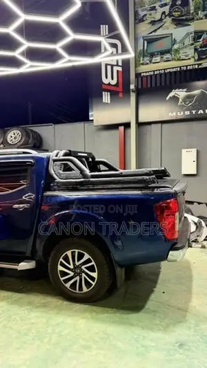 Nissan Navara NP 300 Hamer Electric Roll Shutter & Night Fury Bar