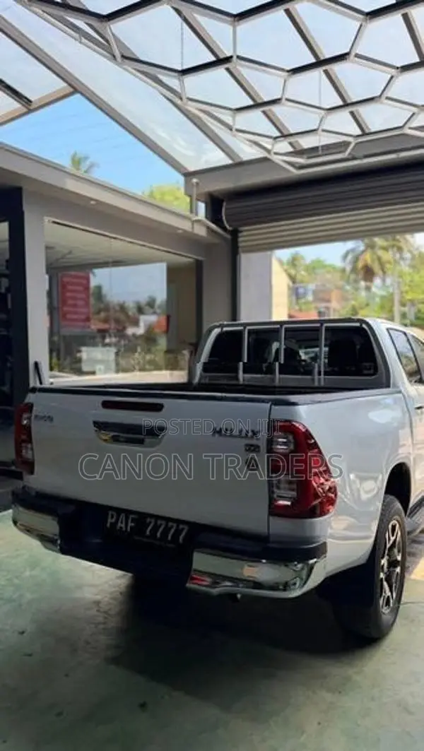 Hilux LED Roll Bar