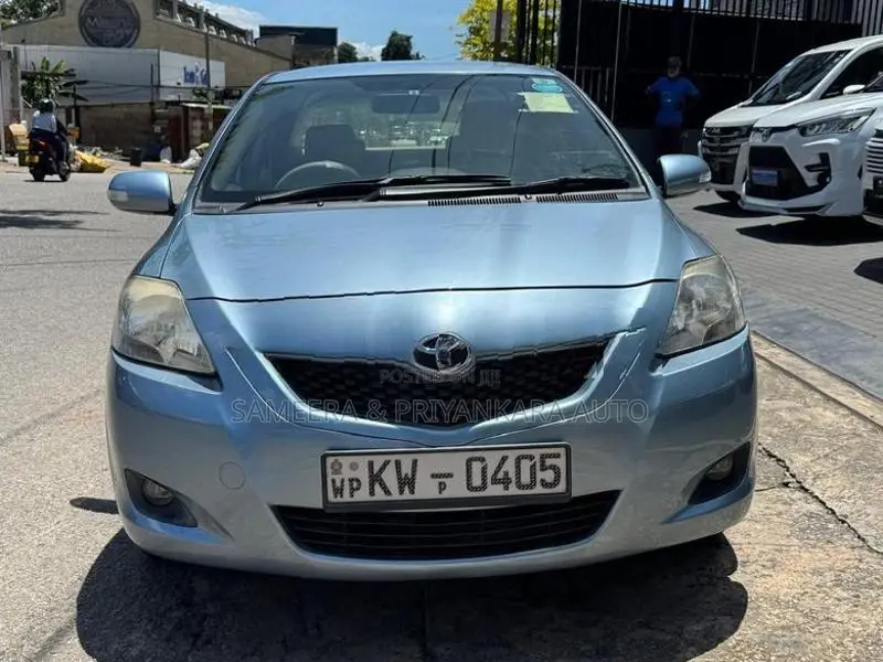 Toyota Belta Full Option 2012
