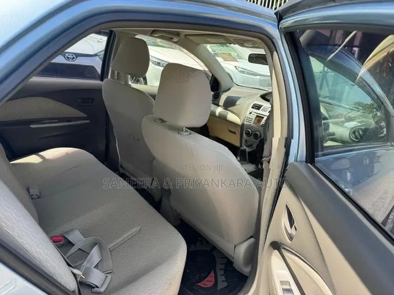 Toyota Belta Full Option 2012