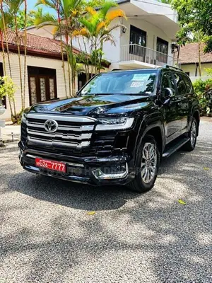 Toyota Land Cruiser Sahara LC300 ZX Diesel 2025