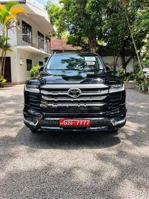 Toyota Land Cruiser Sahara LC300 ZX Diesel 2025