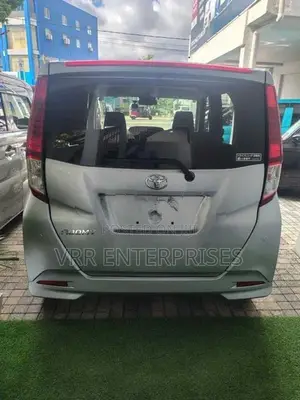 Toyota Roomy 2023