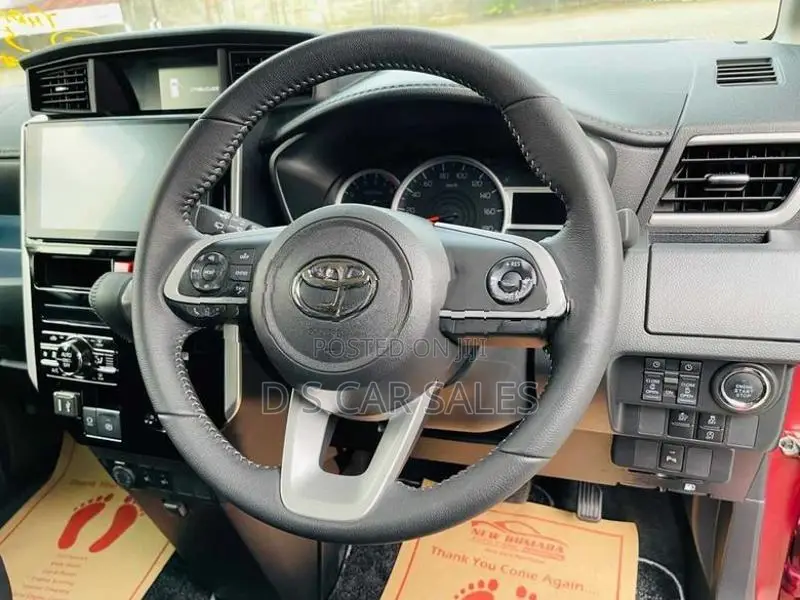 Toyota Roomy Custom G Red II Tone 2025