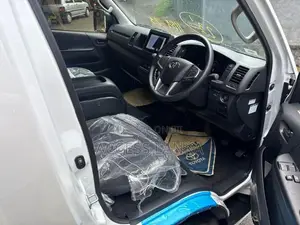 Toyota GDH KDH 223 HIGHROOF 2026