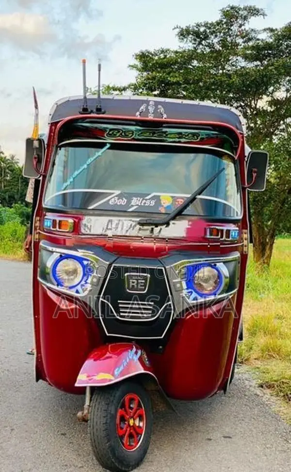 Bajaj RE 2015