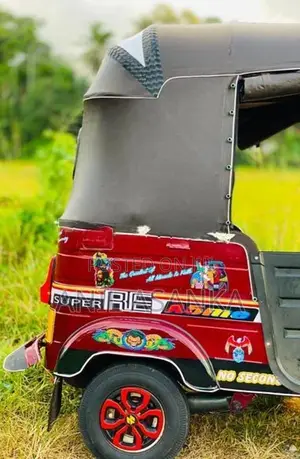 Bajaj RE 2015