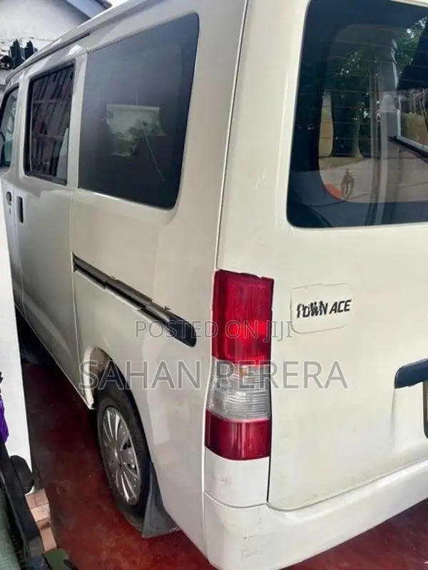 Toyota Townace S402M 2011