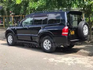 Mitsubishi Montero 2006