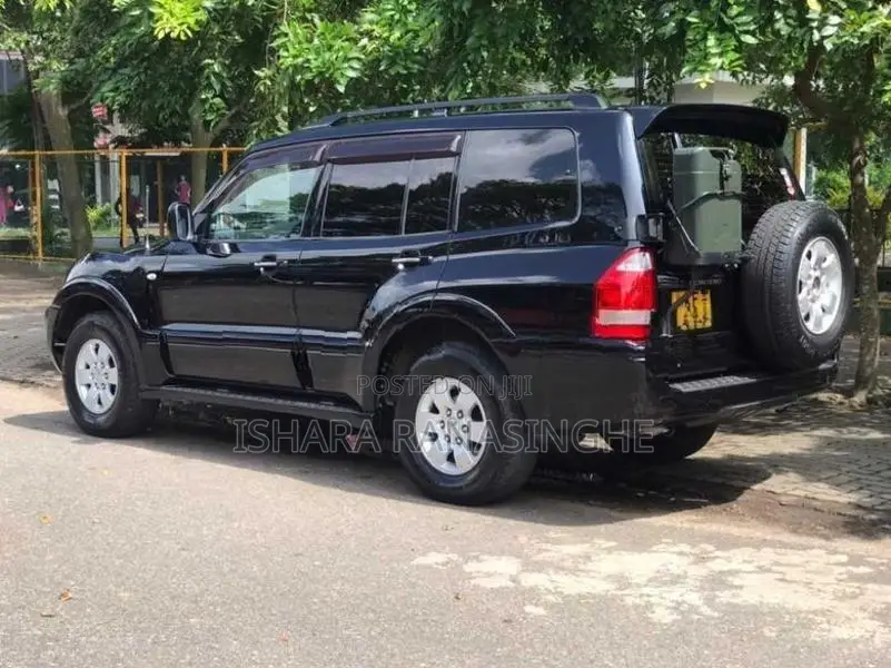 Mitsubishi Montero 2006