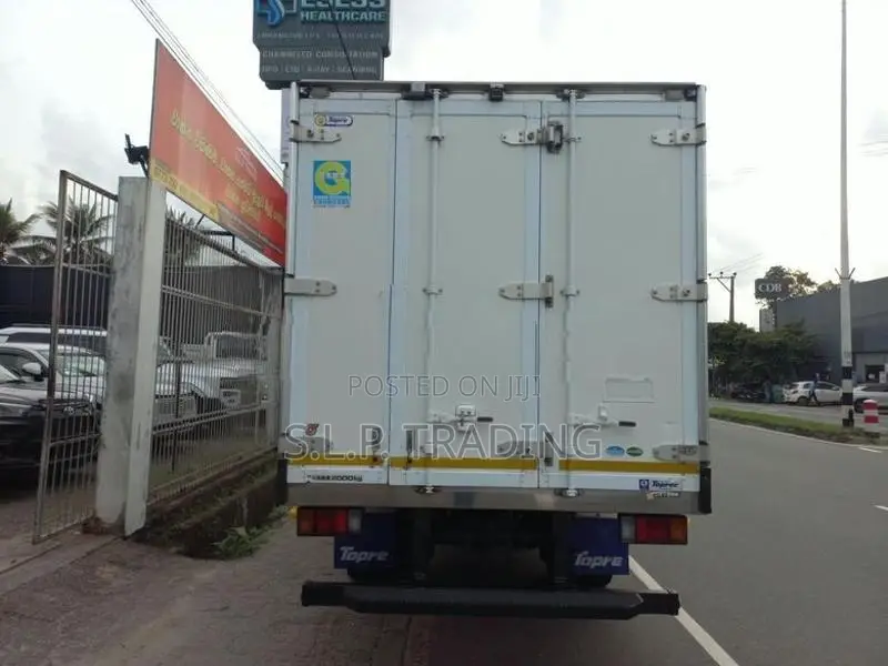 Isuzu Elf 14.5AUTO NO SIDE DOR 2018