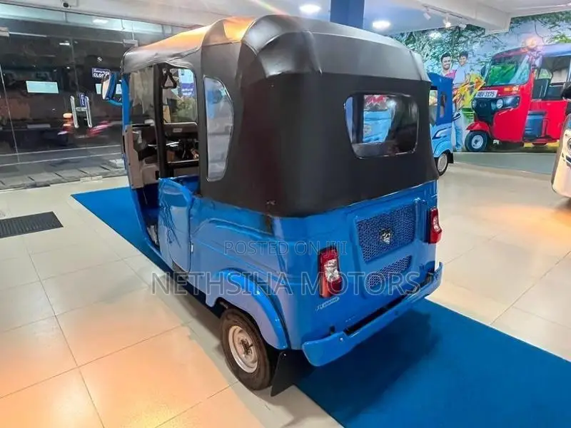 Bajaj RE EFI 2026