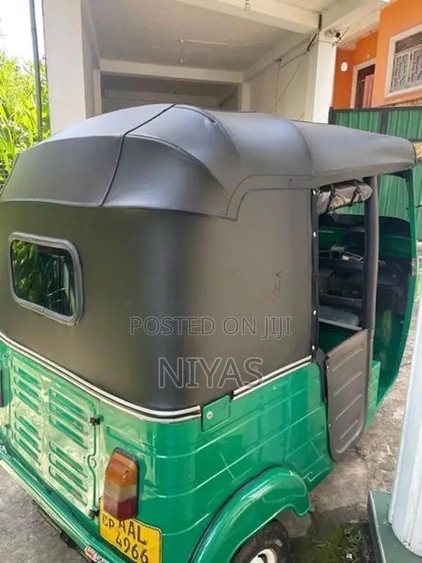 Bajaj RE 2013