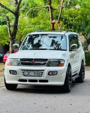 Mitsubishi Montero 2002